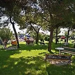 Palace 4*