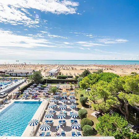 Palace ביביונה