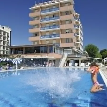 Отель Palace 4*