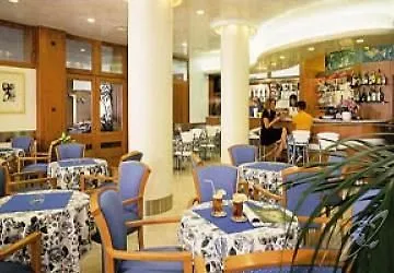Palace 4* ביביונה
