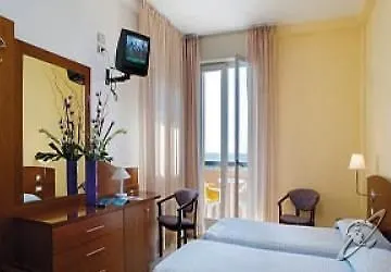 מלון Palace 4*