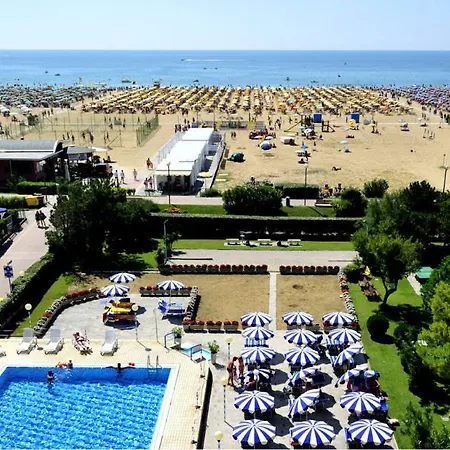 מלון Palace 4*