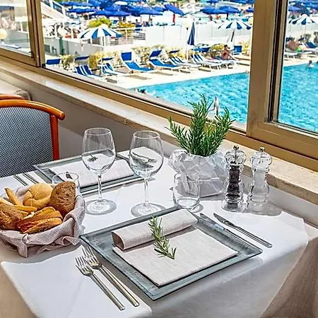 Palace 4* Μπιμπιόνε