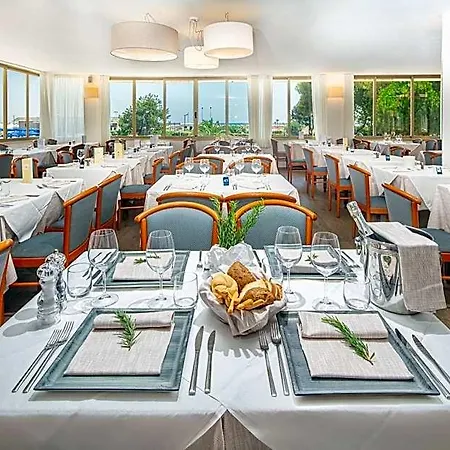 Ξενοδοχείο Palace 4*